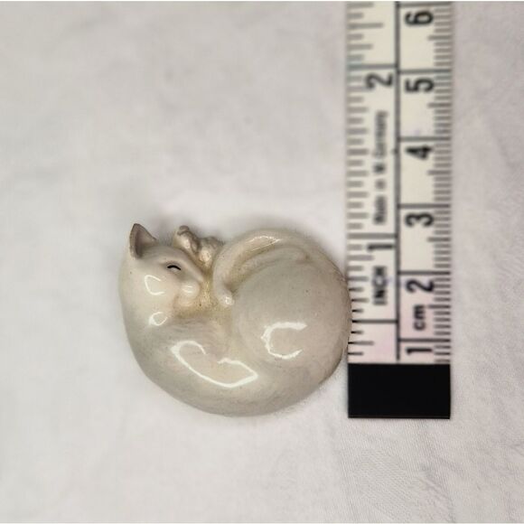 Miniature Ceramic Porcelain Cat - Picture 7 of 8